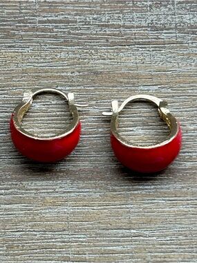 Red Enamel Gold Tone Vintage Style Hoop Earring New